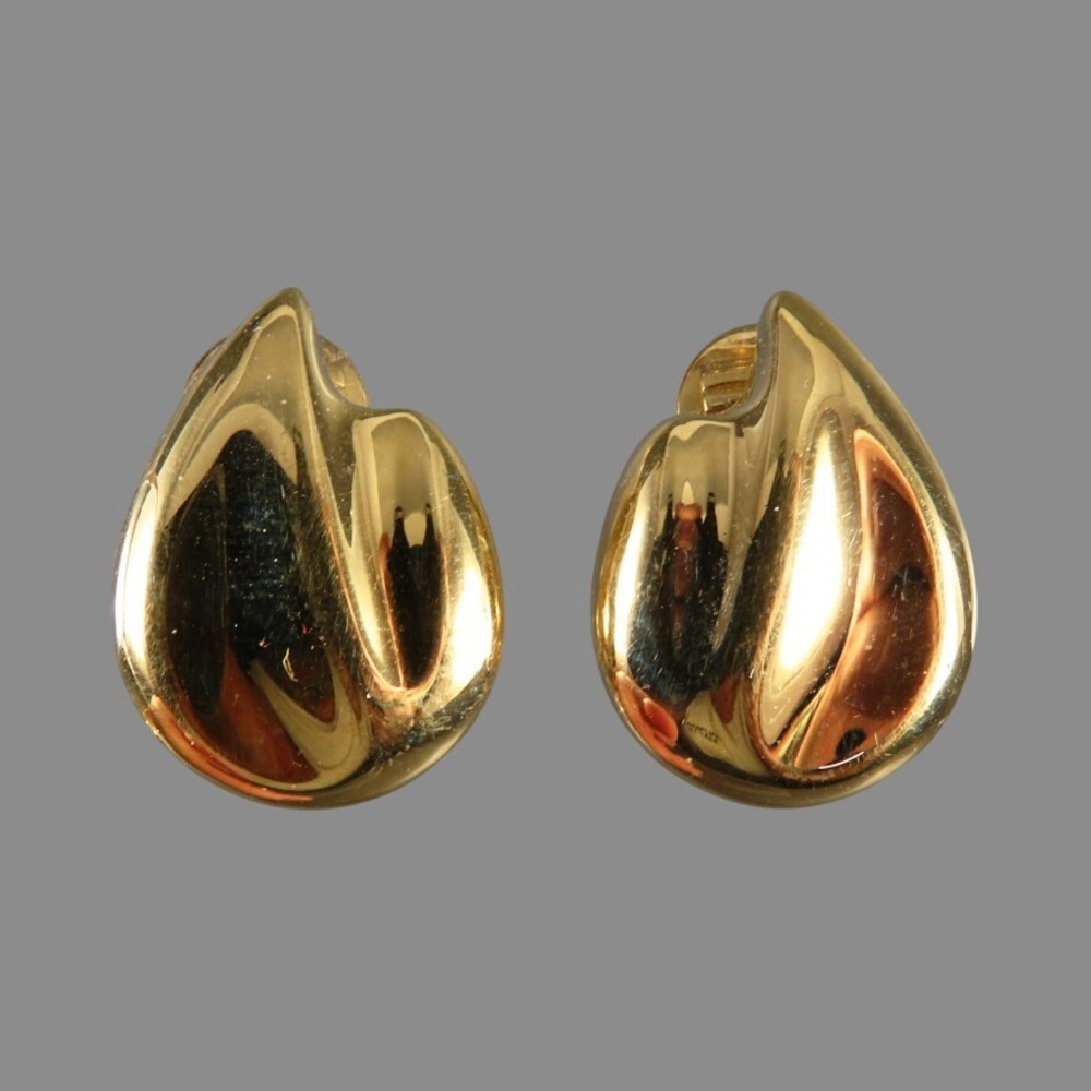 Vintage MONET CLIP ON EARRINGS Gold Tone Puffy Tear Drop SORT OF FLAME SHAPED